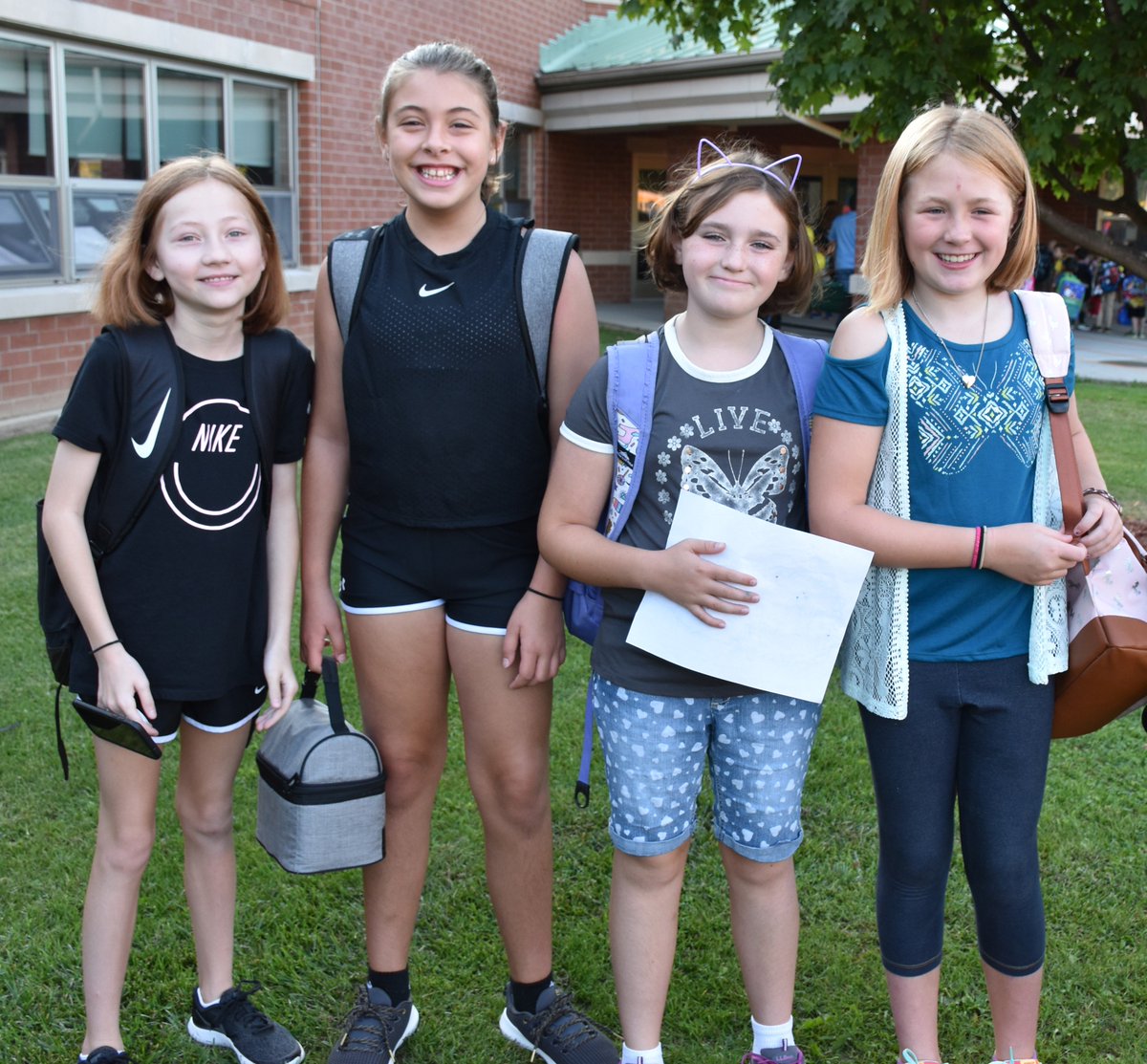 PerryCSD1's tweet photo. The start of a school year full of endless possibilities! #PrideInTheHive #BackToSchool #SuccessfulFirstDay https://t.co/fZdNkEoJvK