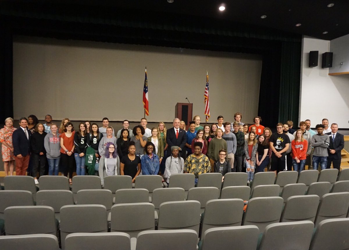WCSD_GA's tweet photo. Walnut Grove students in Mr. Alligood’s class were honored to hear from @SuptWoods and State Board Representative Lee Ann Cowart! We appreciate their willingness to discuss many topics including school start times, funding, safety, fine arts and mental health! #whywalton https://t.co/qS1qIy7qie