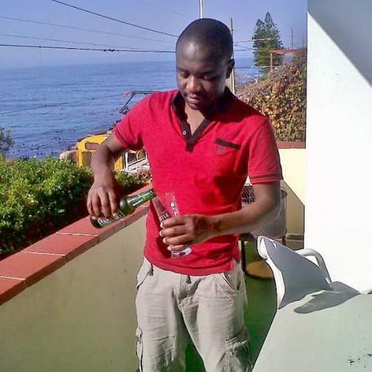 Aggreyhlungwani's tweet photo. Hita chava no fill up ti glass ta byala va Casper Nyovest vangatahi khomisa

#FIll_UP is mine https://t.co/ZqsSKddt6S