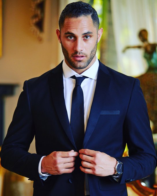 Lookin, feelin like a million bucks 💎  📸: @hollyrandall  👔: @STITCHEDlife  ⌚️: @mvmt https://t.co/oc<a class="tags" href="/tag/hollyrandall">@hollyrandall</a>