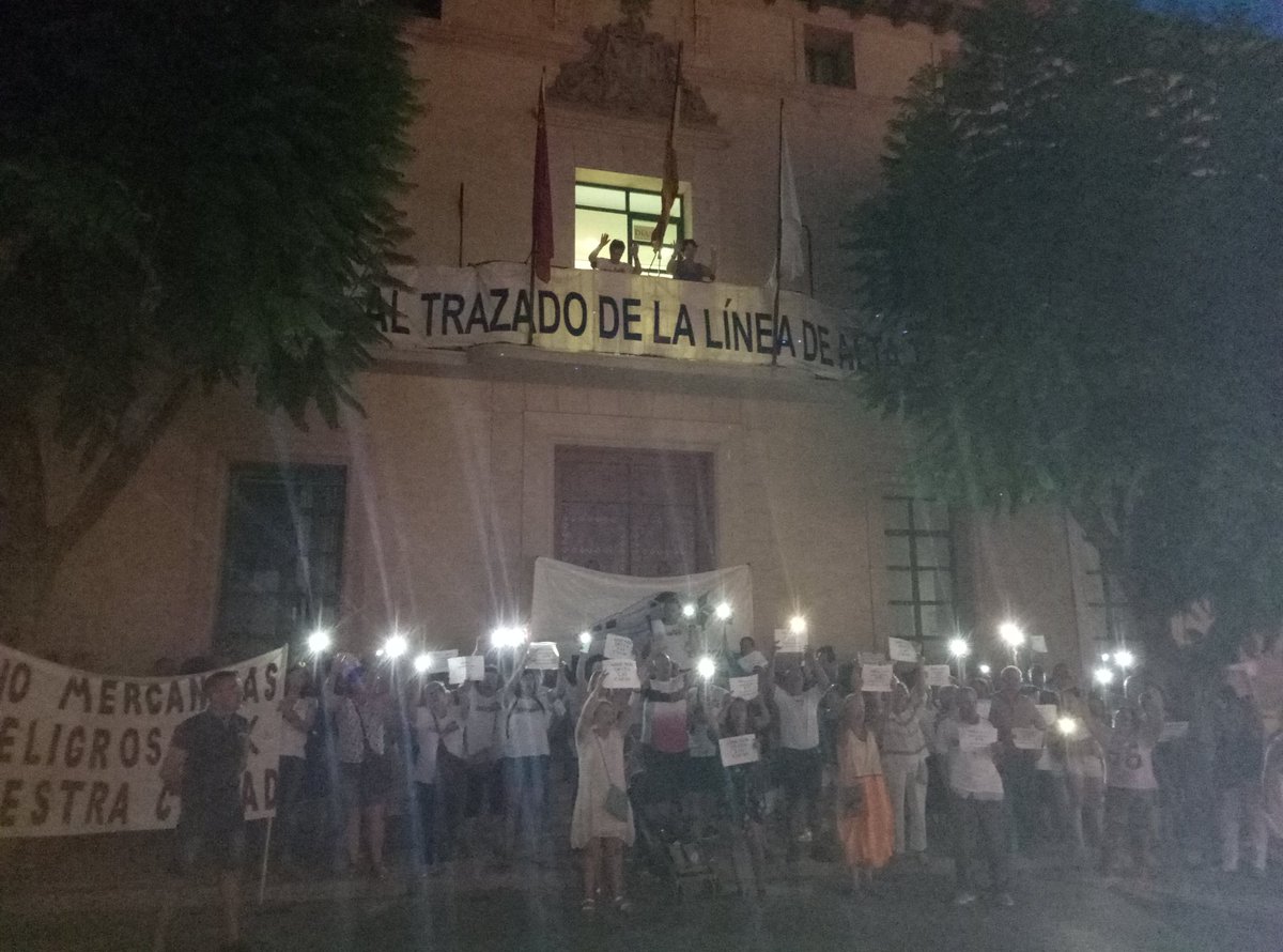 Y así terminamos otro miércoles más #adifescuchatotananoestuya #adifescuchatotanaestaenlalucha no sabemos si ya va quedando claro: <a href="/Adif_es/">Adif</a> "siempre lucharemos, jamás nos rendiremos" <a href="/abalosmeco/">EN EL NOMBRE DE ÁBALOS</a> <a href="/pedrosaurag/">Pedro Saura</a> <a href="/diegoconesa/">Diego Conesa</a>