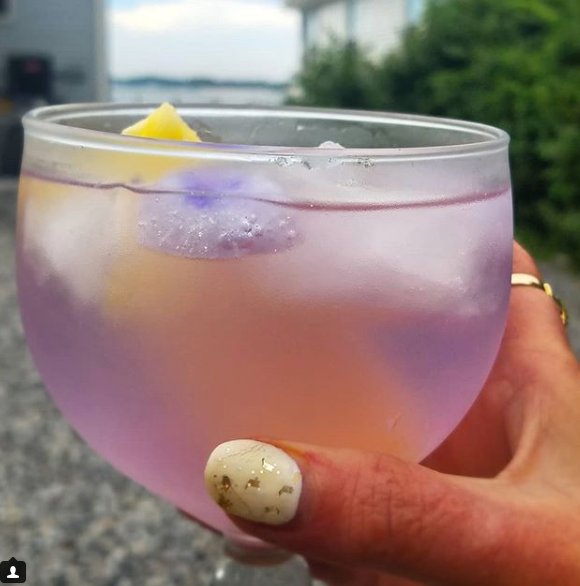Instagrammer @eatwellbepretty keeps it light &amp; fruity w her summer yummer. Low in sugar, calories &amp; loaded w delish flavors, it combines lots of ice+BIG dash b'Lure Butterfly Pea Extract+1.5 oz <a href="/HendricksGin/">HENDRICK'S GIN</a>+1.5 oz EA. <a href="/TraderJoesList/">Trader Joe's List</a> lemonade+pink grapefruit seltzer+more b'Lure