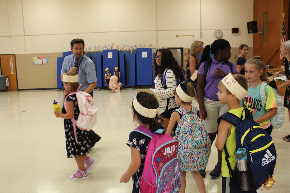 WeAreHTSD's tweet photo. Congratulations to @Crockett_HTSD @SunnybraeEleme1 &amp; @YardvilleSTARS on completing their First Day of School! #htsd #htsdpride #differencemakershtsd Stay tuned throughout the next week for highlights from each @WeAreHTSD school! https://t.co/7FZVTNkHHX