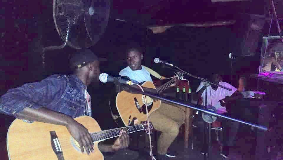 ZimbaliLounge's tweet photo. The beautiful voices of #ACOUSTICLAB have given today’s quiz a whole different appeal.
3 TuskerMalt 10 K https://t.co/e8OKanUo4S