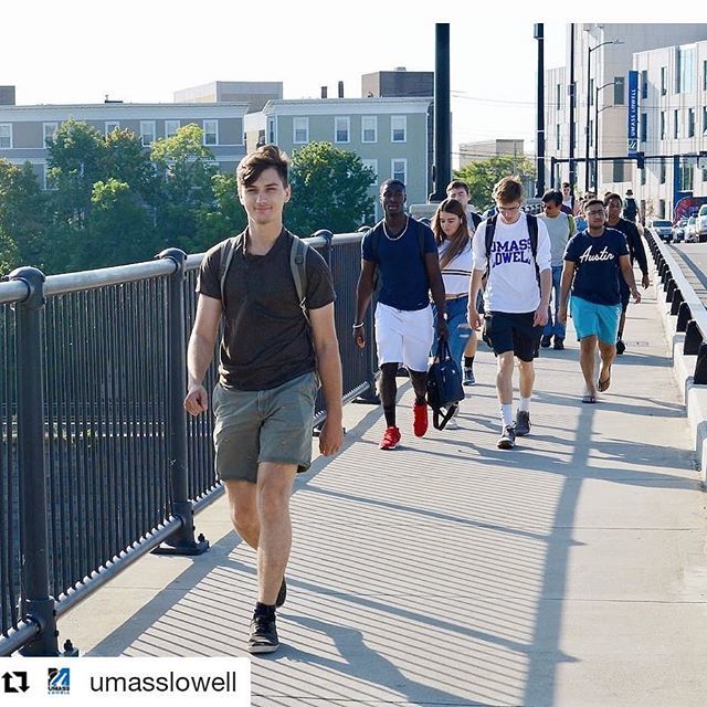 UMLWeatherCTR's tweet photo. #Repost @umasslowell (@get_repost)
・・・
Happy first day of classes, River Hawks! Remember, look up from your phones when crossing the street. 🚸📵
.
.
.
.
.
.
#umasslowell #uml #college #collegelife #campuslife #campusbeauty #urbancampus #massachuse… https://t.co/opdEGAbeBw https://t.co/U4LeOADgqD