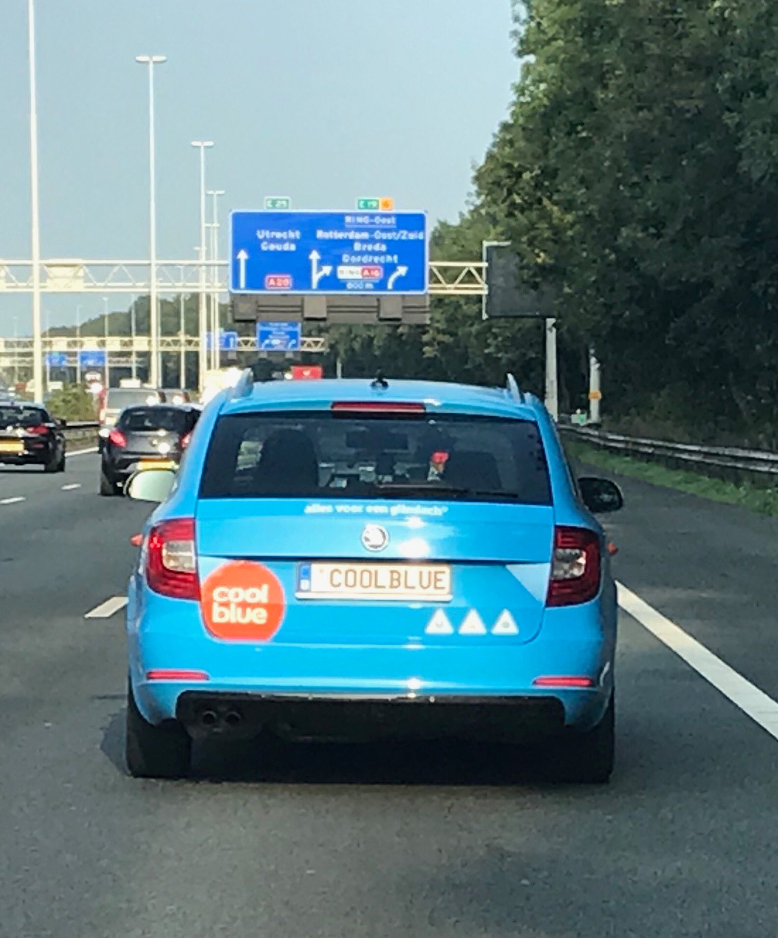 Achtervoegsel ritme gaan beslissen Coolblue on Twitter: "@Jeroen_vdBurg En ook nog eens super handig, voor als  we nog niet te herkennen waren aan de knalblauwe auto en de logo's! Heb je  de achtervolging ingezet richting het