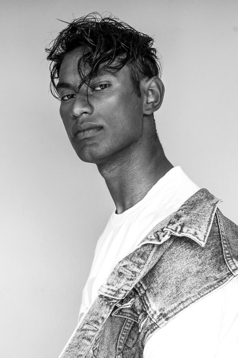 ramzan_miah's tweet photo. I am Ramzan Miah who is from Luton, British Bangladeshi 🇧🇩 about to embrace diversity in the modelling industry! #LondonFashionWeek #bengali https://t.co/HpJ3gWG3Nb