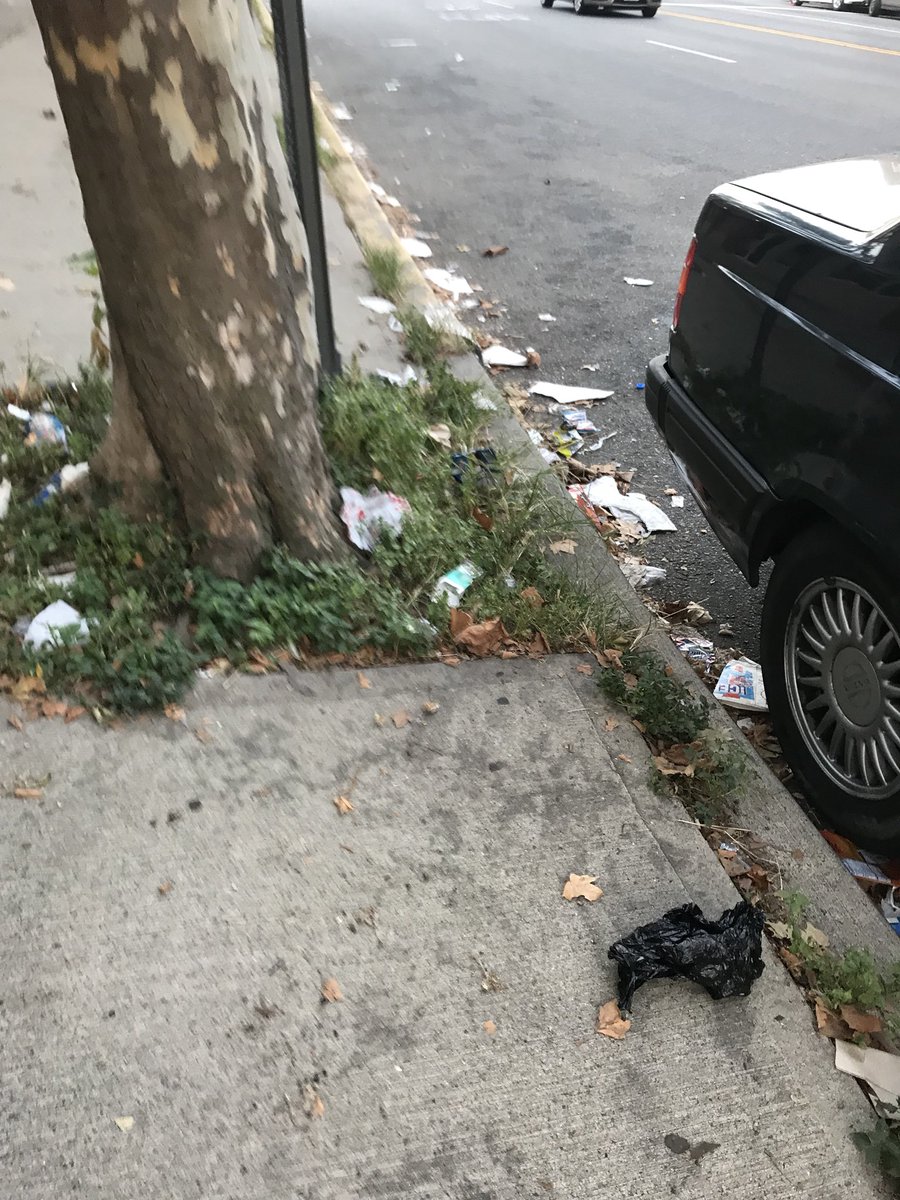 Ebart2016's tweet image. Gross! @JC_Gov @StevenFulop I have more pictures! I had to stand in the middle of all this garbage waiting for the bus! Why is all this there? It was disgusting!