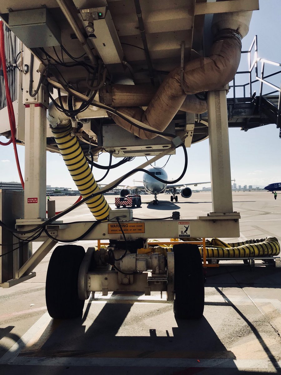 rafi602's tweet photo. #fromunda the #jetway https://t.co/yx6AIMtziG