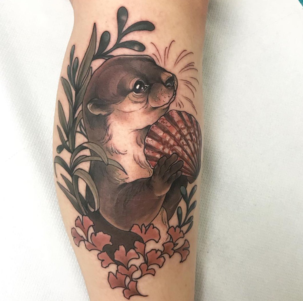 X 上的 PainfulPleasures:「@jessica_penfold has started work on a sea-themed leg with this adorable #otter tattoo clutching a seashell! #painfulpleasures #shelltattoos #ottertattoos #ottertattoo #shelltattoo #seatattoos #nauticaltattoos #welovetattoos ...