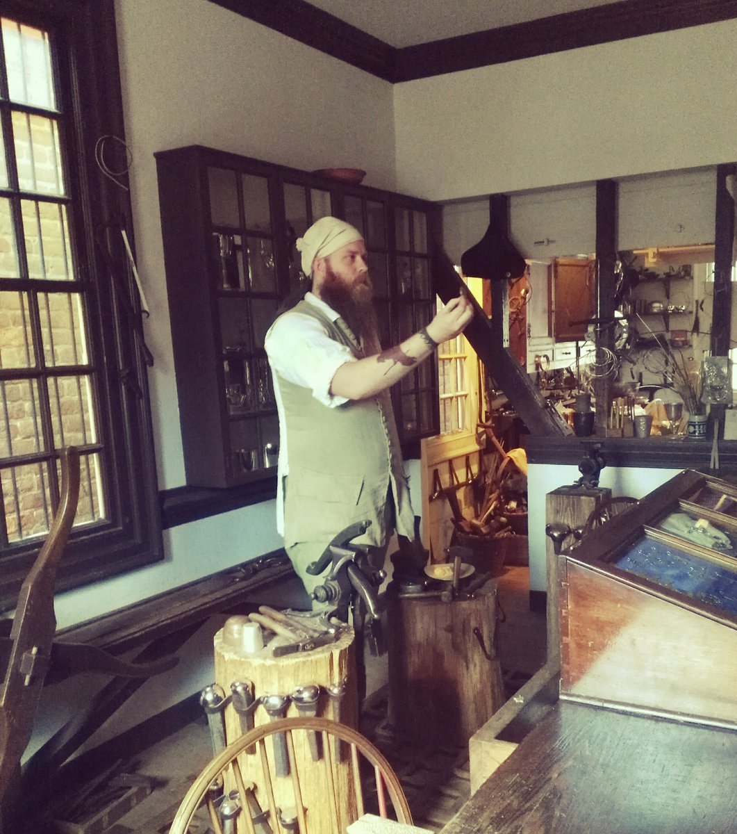 Munchkinn0's tweet photo. Lovely day in Colonial Williamsburg Virginia with Diamond guests!
#diamondresorts #DiamondEvents 
@DemutisG @davidj_daniel @DRIguy2017 https://t.co/TBsXEi1Mkf