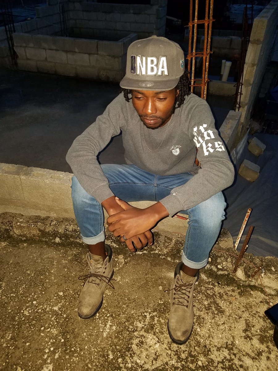 treez0831's tweet photo. @PIC257  tonnerboulem sa red lew fèt menm jou ak atis paw la HBD @PIC257 https://t.co/5CsjJ88tb7