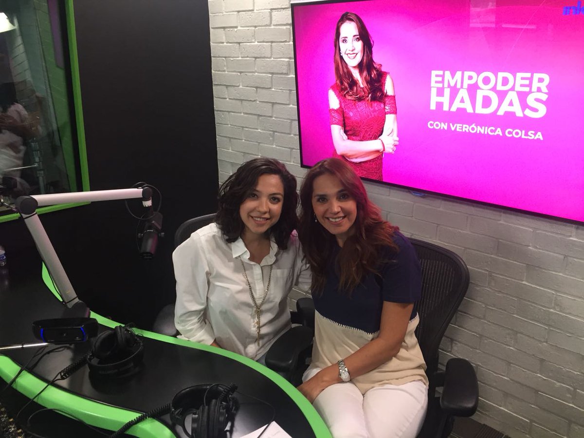 verocolsa's tweet photo. Inteligencia Artificial para Ventas? @pulpai_co compartiendo en @inkoomx #empoderhadas #mujerazas en https://t.co/mZtjPoZo7E https://t.co/tlHFQoPRB5