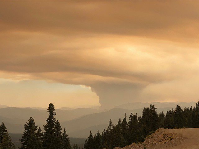 MtShastaEco's tweet photo. Delta Fire from Everett Memorial! 
#DeltaFire #LivingWithSmoke #LivingWithFire #BeSafe #MSBEC https://t.co/2B7gd6ueuJ