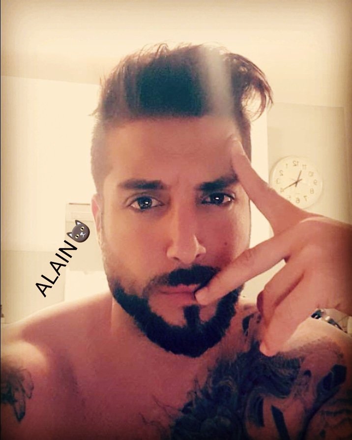 alain_catnoir's tweet photo. merci pour le live et pour partager un peu plus aujourd'hui @AlainRocbenOff #alain #Snapchat #ss11 #melaa #melaa2 bonne nuit #teamalain 😴😜😘 https://t.co/9S2dIGW7o6