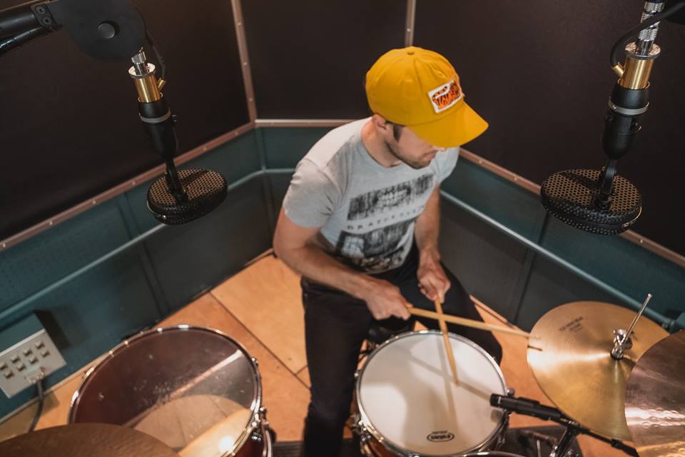 vintageking's tweet image. What do #Coles4038 ribbon mics sound like on drums, trumpet and vocals? Click our link and hear these beauties for yourself: bit.ly/VKColes4038