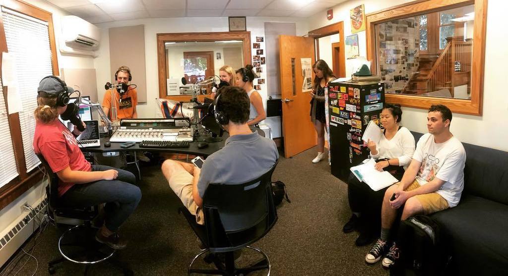 It’s a packed house for Rush Hour Calm Down with @klenks27! Tune in Wednesday’s @ 5pm!