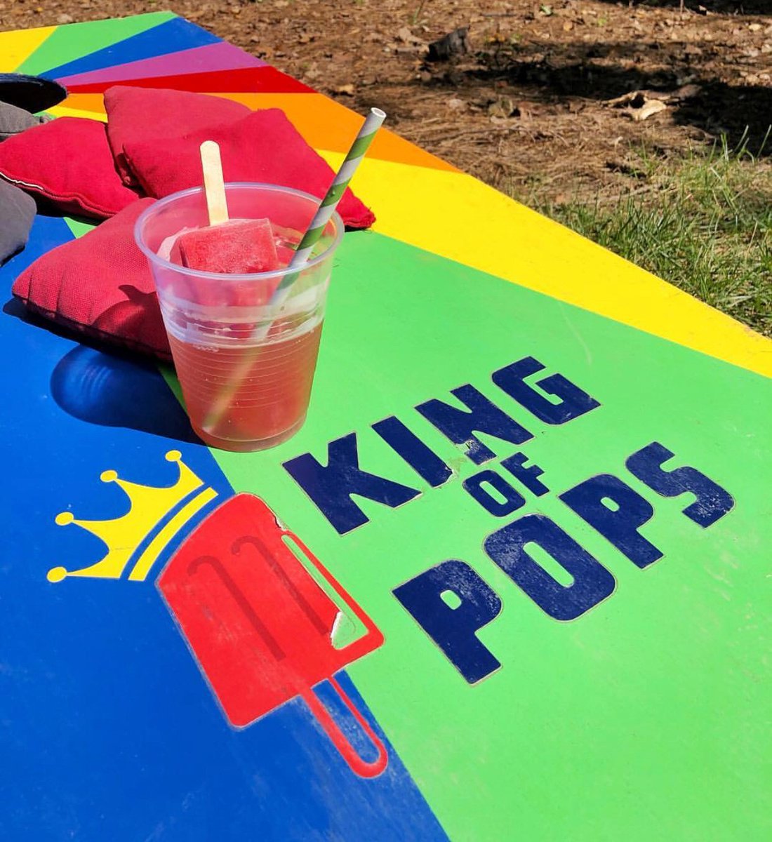 Did you know our Pops pair well with booze? 🍹🍻 #kingofpopsath 

📸 via whitneylavaux IG