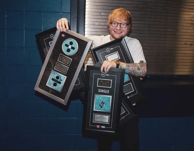 📸 warnermusiccanada: Plaques on plaques💿 @edsheeran was in Toronto last week, so we presented him with just a few awards, including 7X PLATINUM for Divide
↓
Divide - 7X Platinum 
Perfect - Diamond
CastleOnTheHill - 5X Platinum 
GalwayGirl - 4X Platinum 
Happier - 2X Platinum