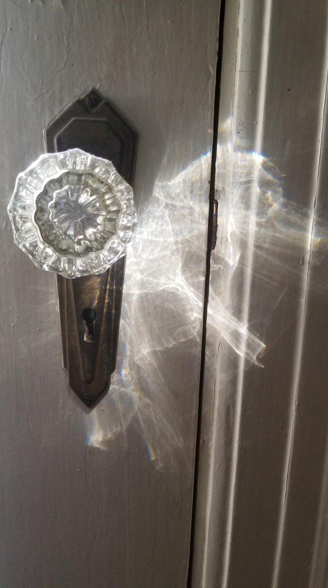StephenKellogg's tweet photo. Handle Beauty – Haiku https://t.co/mCXd2KHGYd https://t.co/U3hDQAMU1C