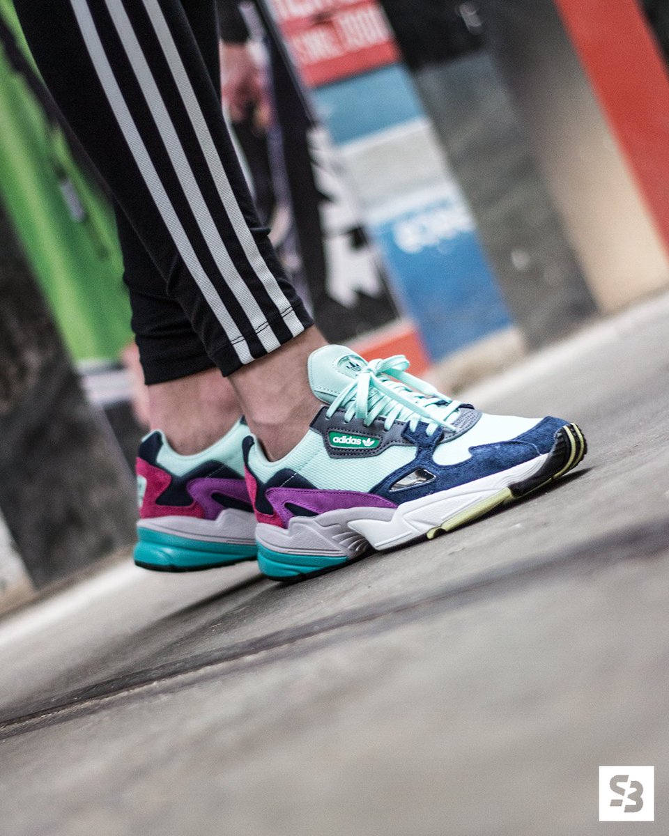 Sneakerbaas's tweet photo. Now online available at https://t.co/x85q1Bc7tm! #Sneakerbaas
#BaasBovenBaas #Adidas #FalconW https://t.co/iapxTU2wea