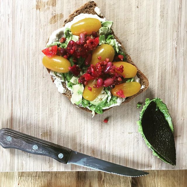 narrowboatchro1's tweet photo. #eatcolor favourite vegan snack.... https://t.co/Ju9Wehw6wR https://t.co/s42ZFLt0Gv