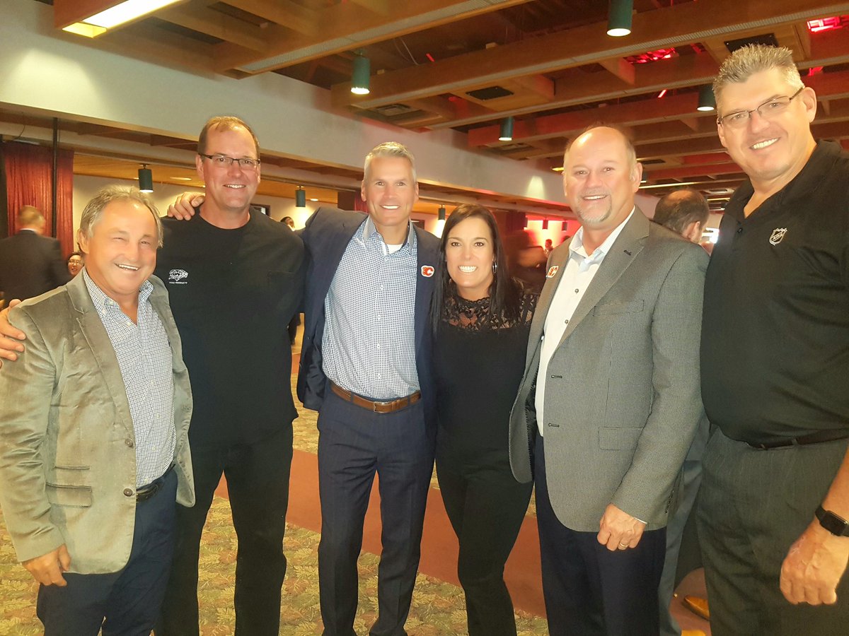 LisaLongball's tweet photo. Had an amazing lunch today for the @NHLFlames Celebrity Golf Classic! Wonderful to see so many of the #CalgaryFlames alumni supporting the event including #DanaMurzyn, @Nazereb (Perry Berezan) & #ColinPatterson! I also got to meet the new head coach #BillPeters! He's fabulous!🏒 https://t.co/ToR8b7R7UK