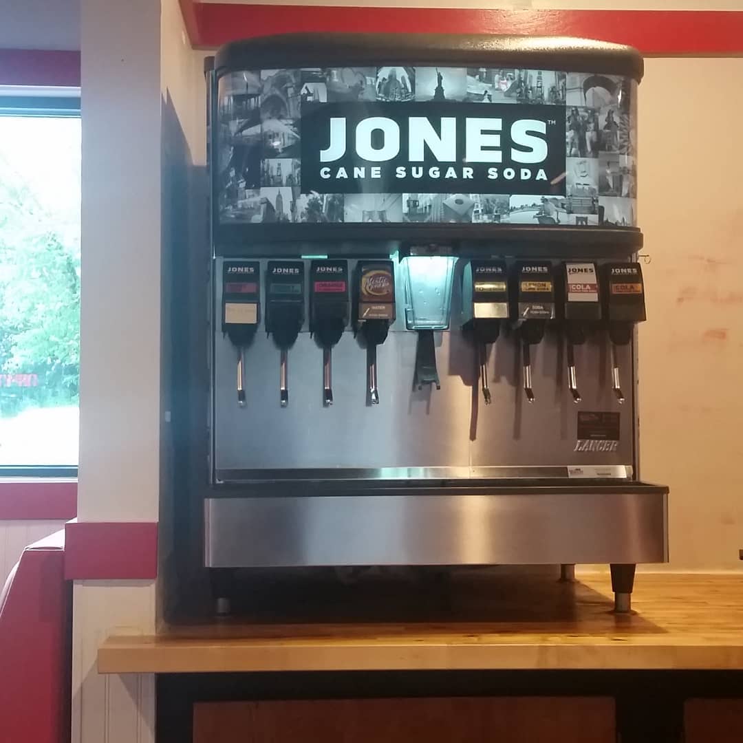 jonessodaco's tweet photo. 25 Burgers - Flemington serves 100% angus beef and 100% cane sugar soda. 🍔🥤

📍313 US 202, FLEMINGTON, NJ 08822

📷 @knowyourenemynj #endlessjones #jonessoda #craftsoda #craftnotcrap #jonesontap #jonesfountain #changeyourcola #bigsodasucks https://t.co/wDcRfNjuyn