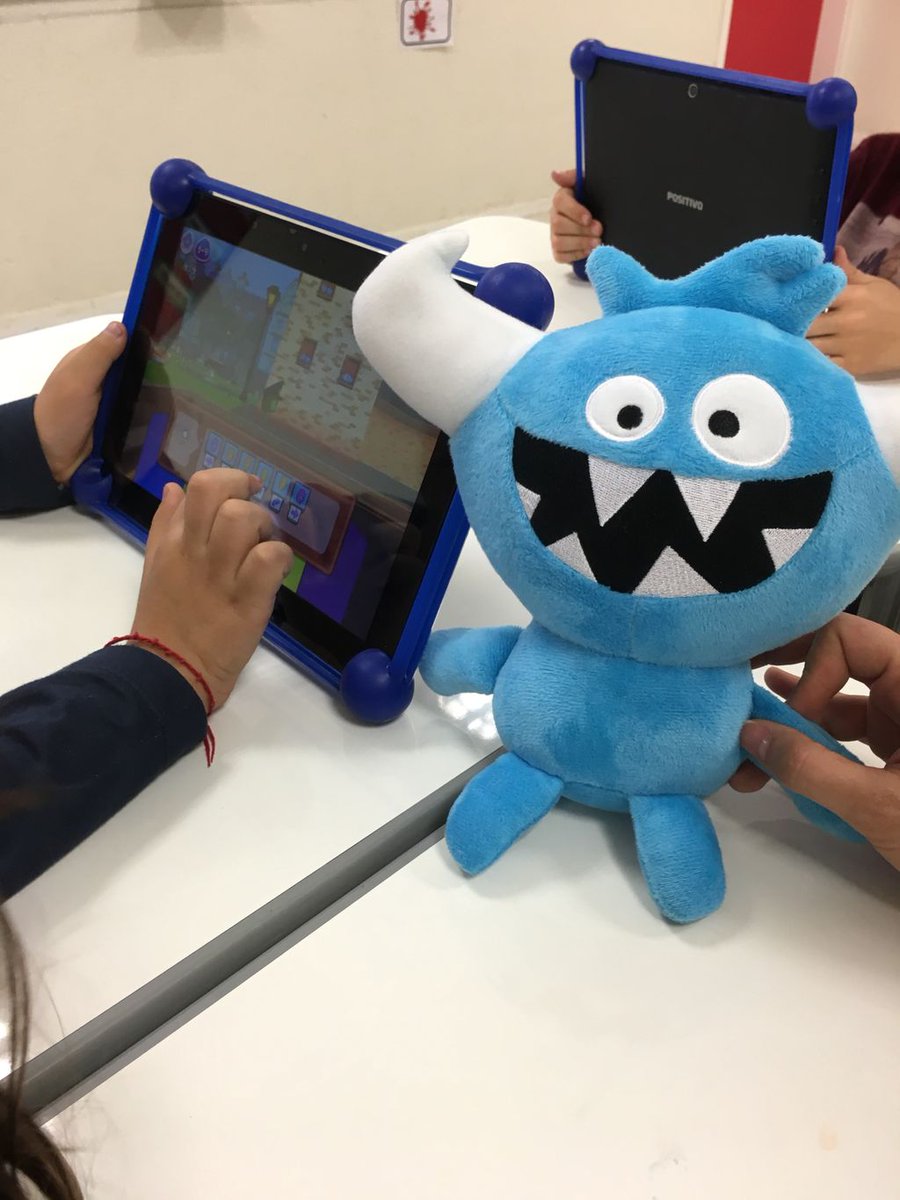 Bricks4KidzBarr's tweet image. Nossa turminha de programação Code4Kidz na EARJ teve hoje a presença do famoso Glitch! 
.
@codesparkapp #codespark #code4kidz #coding