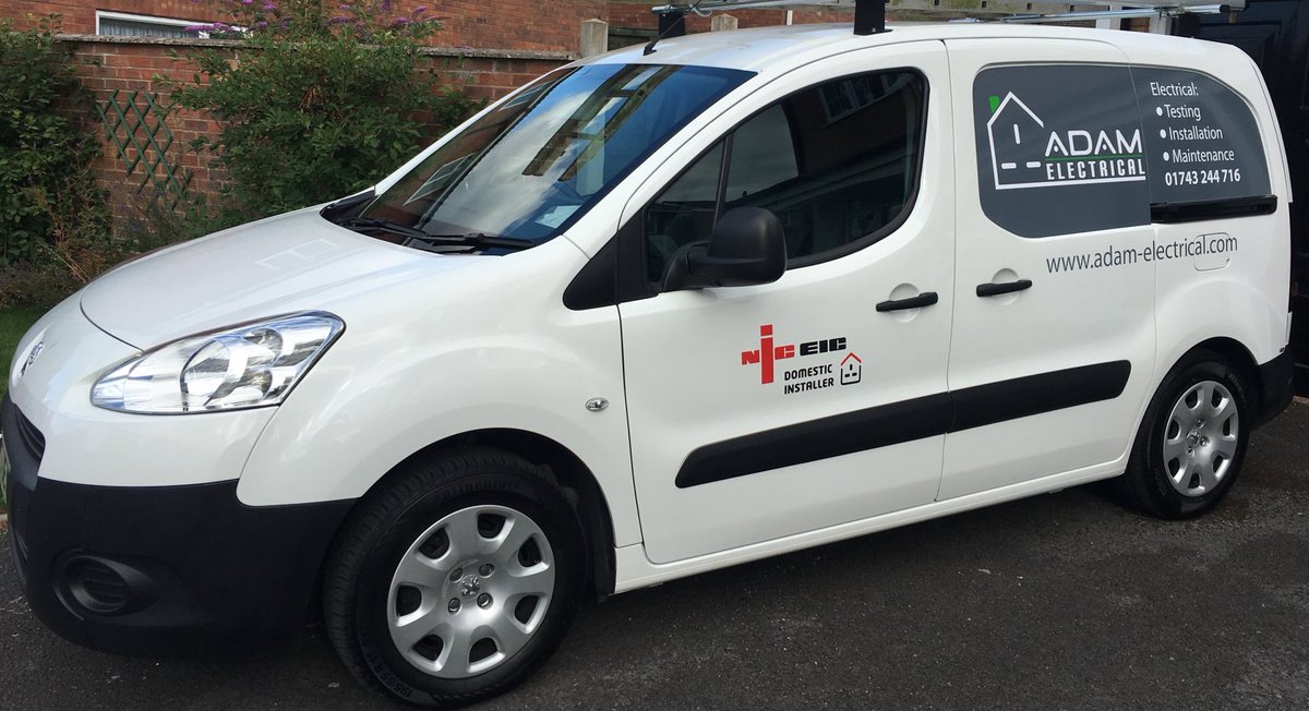 ElectricalAdam's tweet image. A big thank you to @signposter1 for the new van livery, great job and friendly flexible service much appreciated!