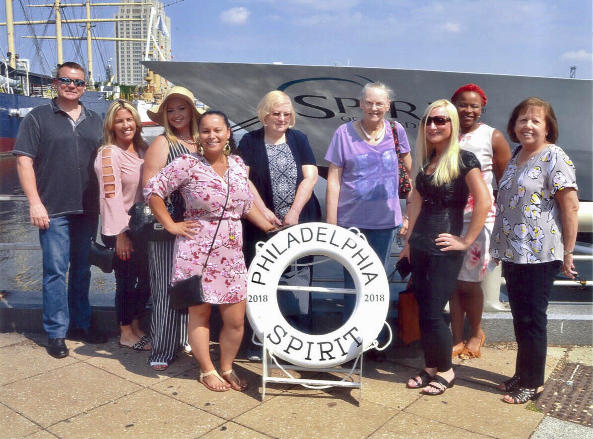 EsteeRatliff's tweet image. Not a bad way to spend an afternoon! #SpiritOfPhiladephia last week with my some of the #MetaSource sales &amp;amp; finance teams 🤗