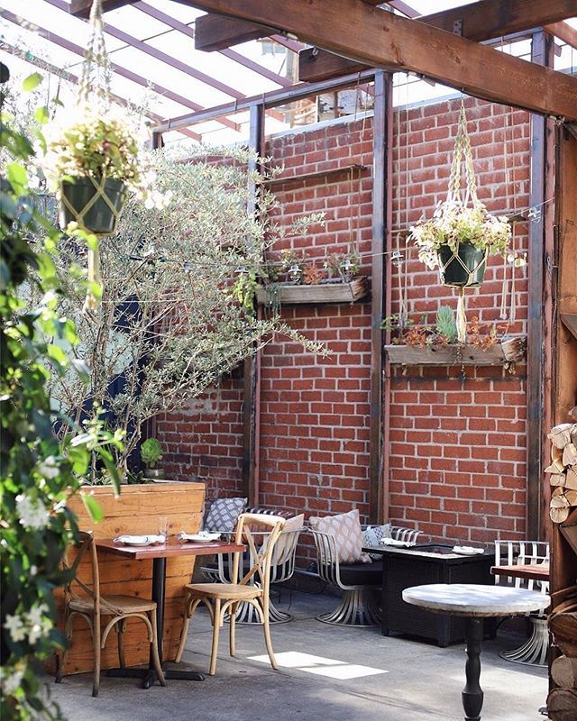 RaycePR's tweet photo. Yup, we could sit out here forever. 😍 #maderakitchen #maderakitchenla | @maderakitchenla https://t.co/1rXHcY0S6t