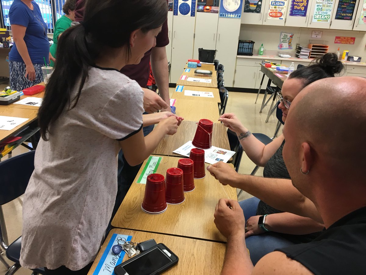 JodiLombard's tweet photo. Excellent Meet The Teacher tonight!! The parents got to experience a growth mindset activity, just like their students! #FraserFamily #TeamTwain #alittlelesstalkandalotmoreaction https://t.co/QYBILbJstD