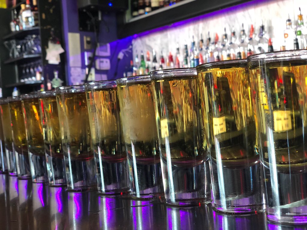 MWinghaven's tweet photo. Hey Everyone!
Come celebrate my 37th birthday @ our Winghaven location this Friday, Sept 7th! 
DJ Juice from 9pm-1am!!

Love you all! Hope to see you Friday for some Dinner, Drinks &amp; Dancing!!
-Tony https://t.co/SmxSA375Si
