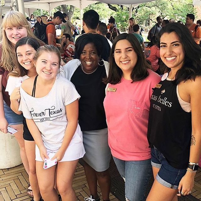 TexasBelles's tweet photo. We had a blast tabling for y’all today, and we can’t wait to see y’all for our info session at 6:30! #BeABelle
.
.
.
.
#GoTXB #TXB #TexasBelles #social #spiritgroup #professional #ut19 #ut20 #ut21 #ut22 https://t.co/X8AHAj1fJS https://t.co/GCxl4P2y6q