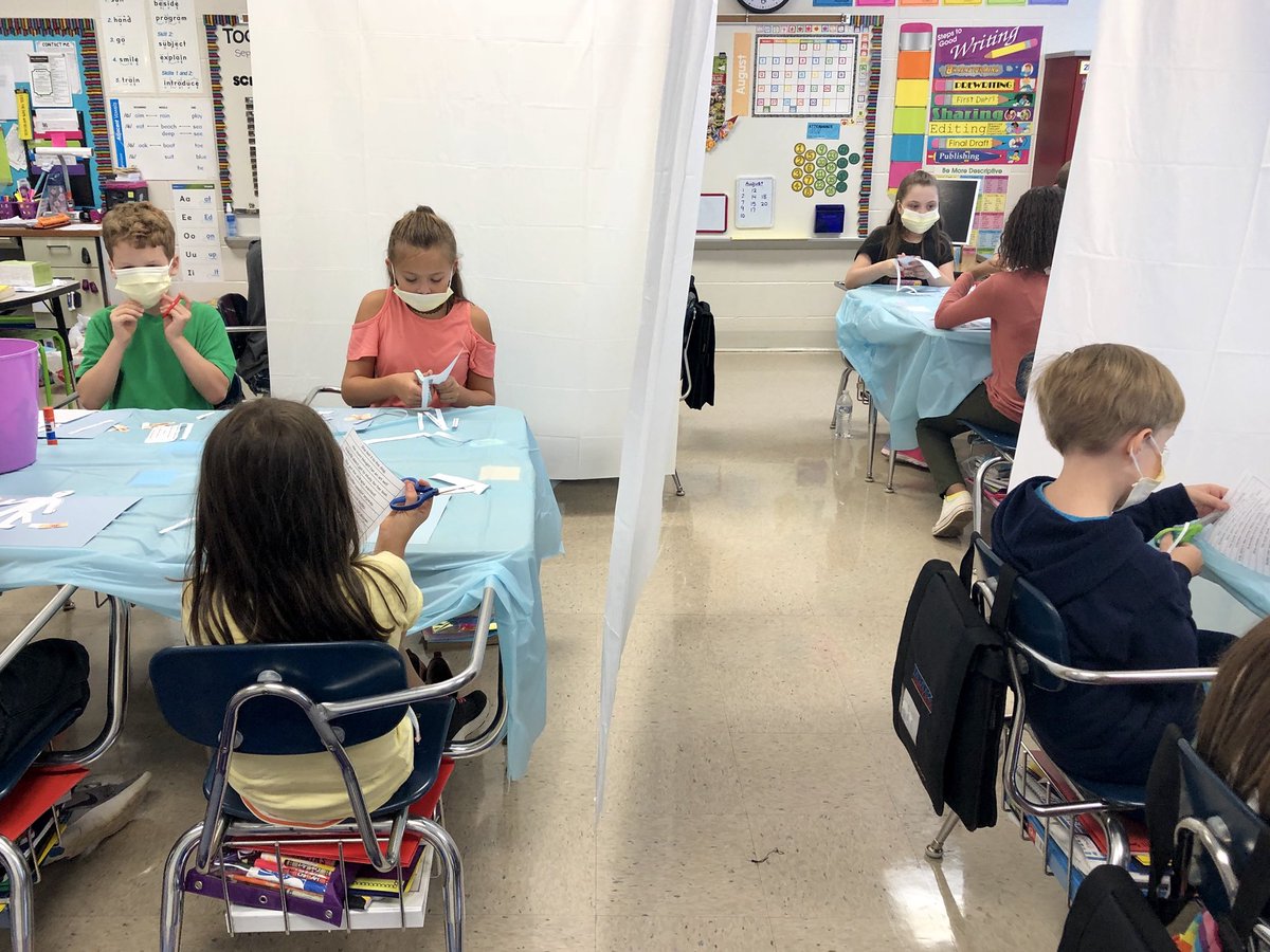curlee_aes's tweet image. Compound Sentence Surgery was a success! These kiddos cured their patient of Simple Sentence Syndrome. Quotes of the day: “Don’t die on me!” and “Dr. Curlee, I think he’s gonna make it!” @BBCMES @TcboeE #MakeLearningFun #StopGrammarTime