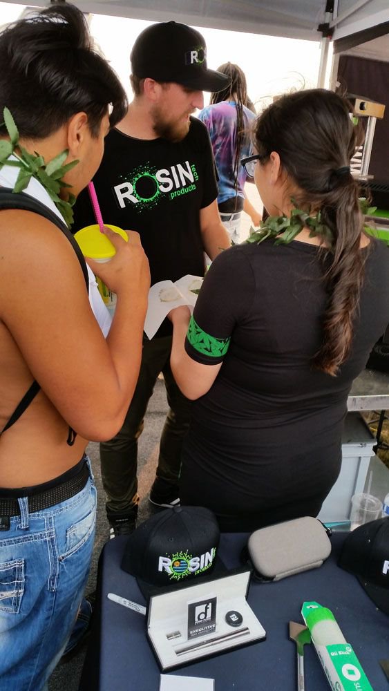 7Filthy's tweet photo. Watchin the fellas at Rosin Tech Products press some ooey gooey goodness! #Hempfest #GrowLIFE #weed #blunts #cannabis #marijuana #420 #kush #weedporn #edibles #concentrates #stoner #rosin #pnw #pnwstoner #maryjane #dank #indica #sativa #hybrid #dab #wax #thc #extracts #FilthyLIFE https://t.co/fdX9BPBUHE