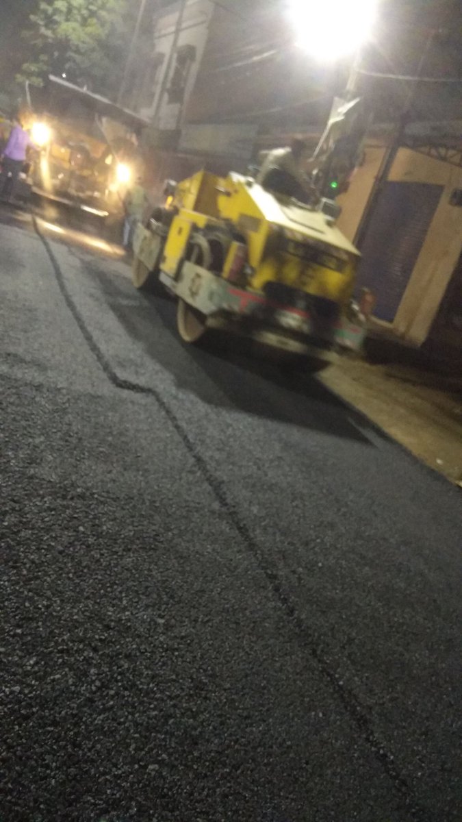 Shujath_NAC10's tweet photo. Laying of DBM under PPM is in progress on Vatteypally-EngineBowli Main road in Falaknuma Div-10.

@CEMaint_GHMC
@ZC_Charminar
@Abdulhannan4343 @EE_Falaknuma  @ @DEE_Falaknuma @Aee_Falaknuma46 https://t.co/Z3qLbmrTeV