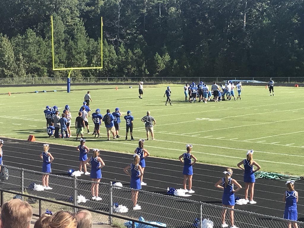 SDMS Wildcats put up a heck of a fight tonight against the BMS Bruins holding them to 0-0 until the 4th quarter. Final score 8-14. What an impressive start to the season! Go Wildcats! 🐯💙🏈 <a href="/dcsnc/">@DCSNC</a> <a href="/sdwildcatsports/">SD Wildcat Athletics</a>