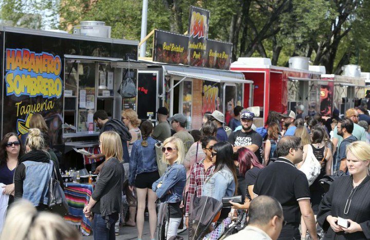 Many Fest @DowntownWpgBiz Sept 7-9, 2018. Photo from <a href="/WinnipegNews/">Winnipeg Free Press</a> :  <a href="/HabSombrero/">Habanero Sombrero</a> &amp; other Food Trucks at previous @ManyFest /
<a href="/PegCityGrub/">PegCityGrub</a> @anglibubs @DowntownPeggy <a href="/manitobamusic/">manitobamusic</a> <a href="/lowbrewco/">Lake of the Woods Brewing Company</a>
