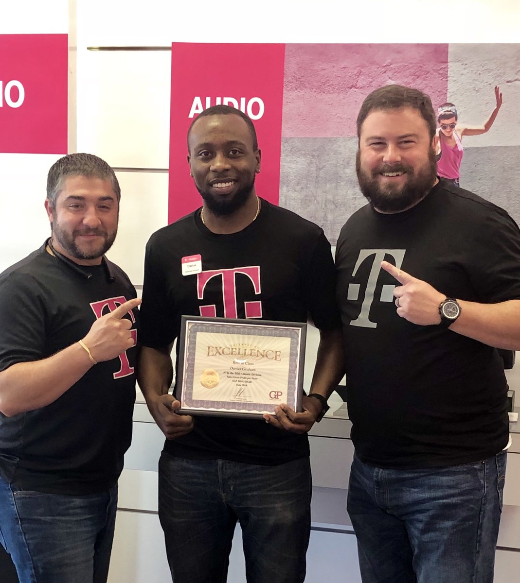 DutchWermuth's tweet photo. Huge congrats to my man Darius Graham for being a back to back Best in Class Winner! This dude is the real deal. @adrianayperales @JoshDavisGP @JohnLegere @JonFreier @MrDennisJones @bnash001 @markwirtz7 #GPGF! https://t.co/oUi9DiA3Jp
