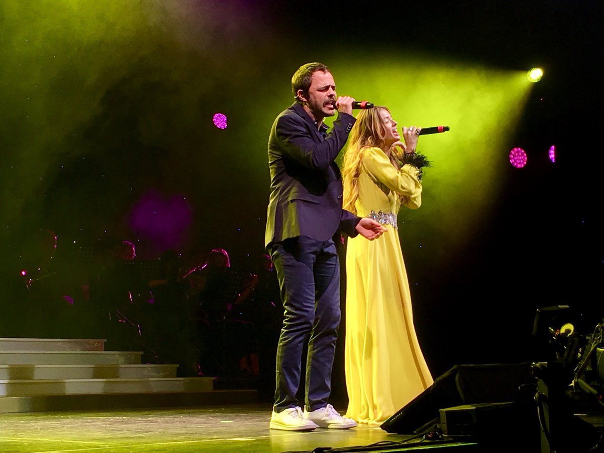 bycrismorena's tweet photo. @chinasuarez @p_lanzani dos ojos!!! #ViveRo ❤️❤️❤️ https://t.co/7w1o6k2V3i