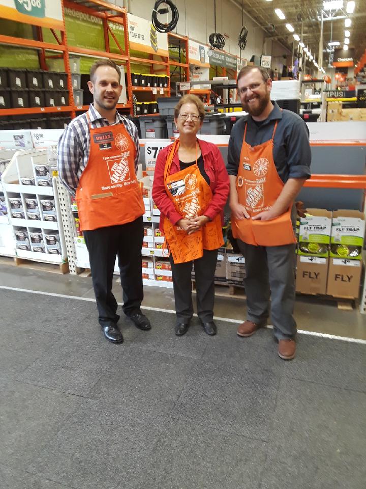 State Representative Terri Carver visiting HD Store 1518! <a href="/PabstBen/">Ben Pabst</a> <a href="/AndyDHRM/">Andy Martin</a> #HDStorewalks <a href="/HomeDepotGR/">The Home Depot Government Relations</a>
