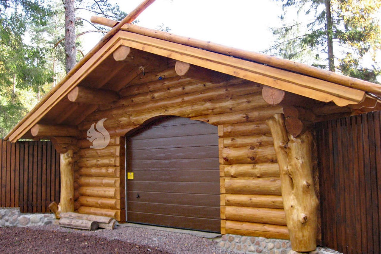 Гараж из бревна