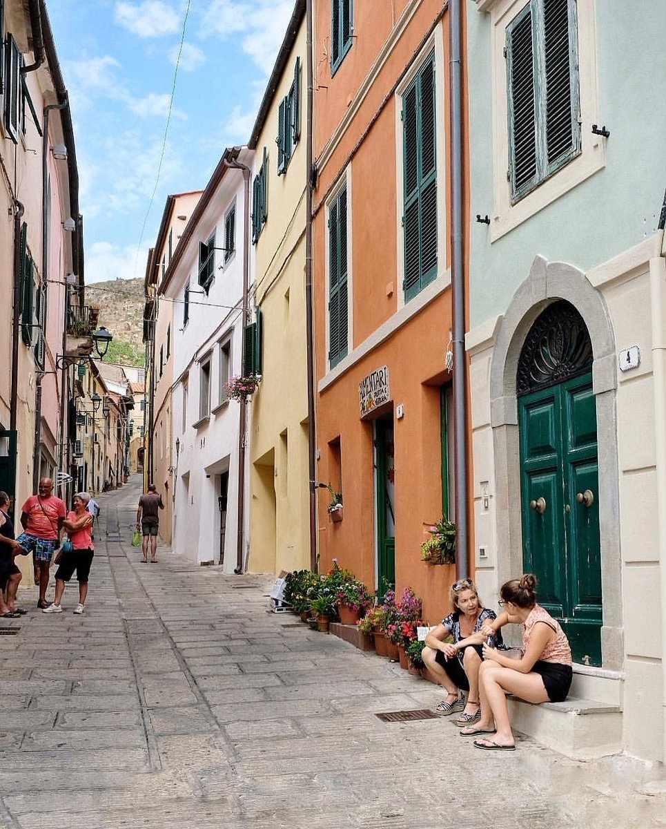 instagram.com/p/Bmfa1tsgAfN/…

L'estate sempre addosso 
📷 foto : <a href="/justilago/">Ilaria Gori</a> GRAZIE! ☀️😉🌊 #Repost /
#DiscoverElba #elbaisland #elba