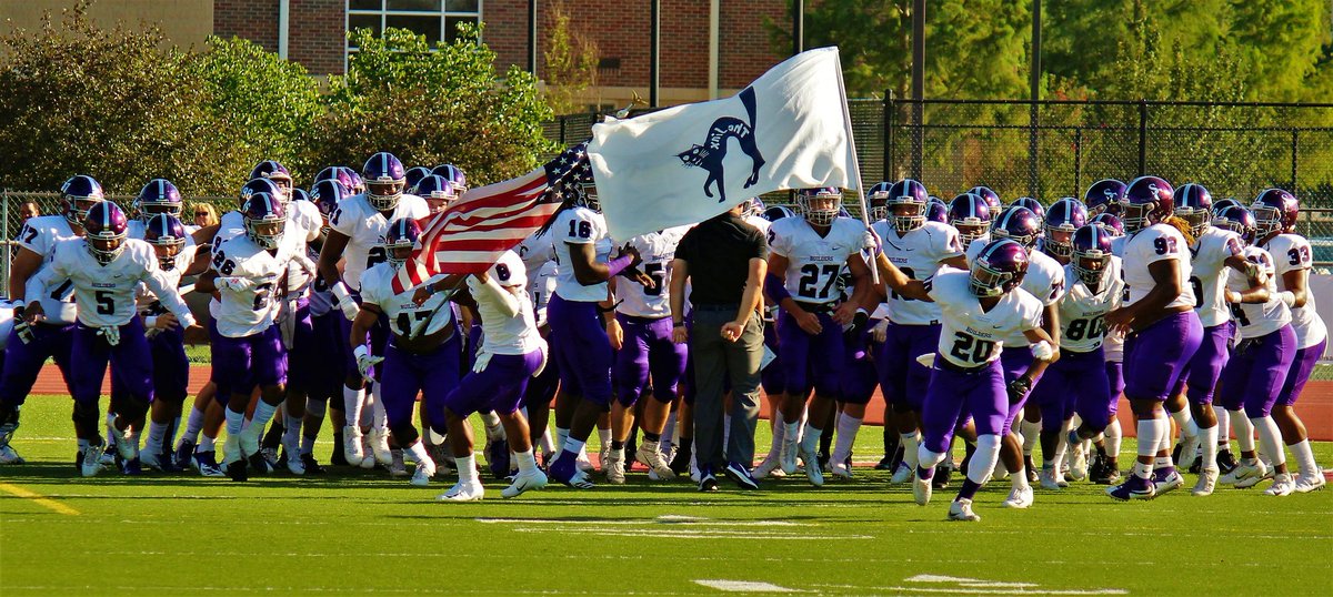 Pats_1990's tweet photo. Pics of @BuilderFootball vs Friends University 2018 the #JINXISON... #BuilderFootball #18uildergang #18uilders #gobuilders #BuilderFootballFan #Brickbybrick https://t.co/gQF8zXLcyI