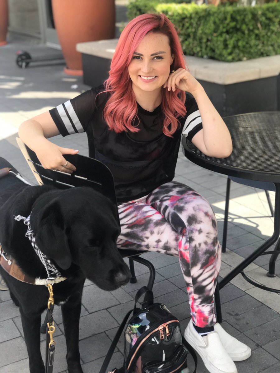 MollyBOfficial's tweet image. My hair is finally pink and I'm LIVING for it!