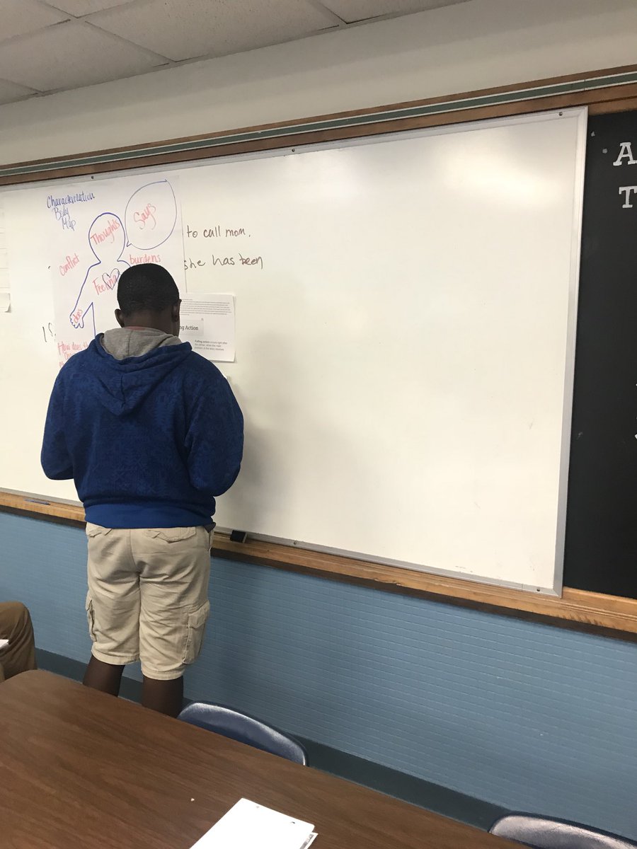 txteachinggeek's tweet photo. Tried something new today. Got the students out of their seats and taking their own notes. No more teacher fed notes. My class turned around and I had no more behavior problems. #winwin #truegritlit https://t.co/b8ovvCgc8g
