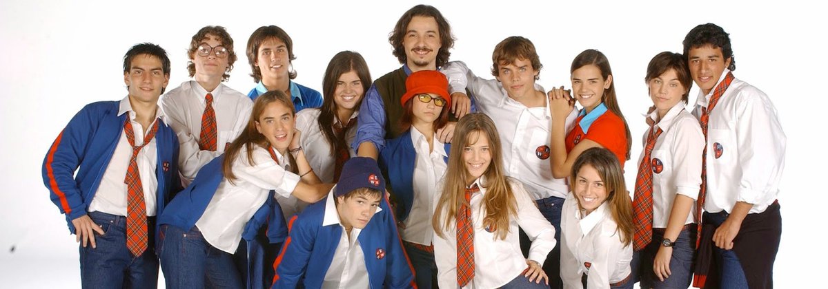 valeriaveron5's tweet photo. Mi infancia en estas fotos! Gracias Cris #ViveRo❤ https://t.co/xMnr9GdpxS