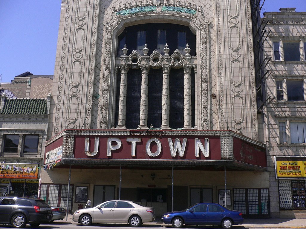 ChiPartyAunt's tweet photo. Vote CPA if you wanna see STYX headline the grand RE-OPENING of the UPTOWN Theater. #MakeChicagoPartyAgain #CPAForMayor https://t.co/SutK0VRbfe